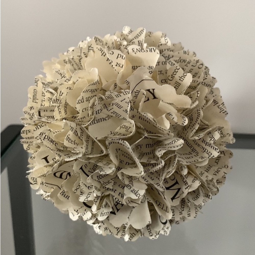 1 Book Ball - Picture 5 of 8